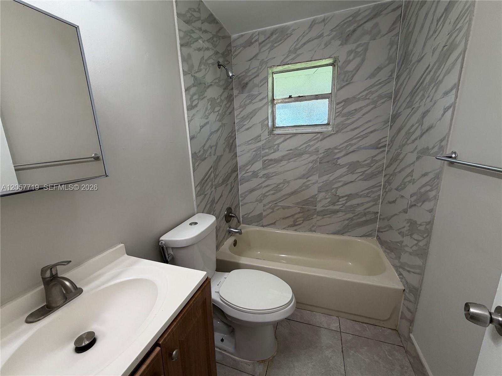 4680 Sw 33rd Avenue 2 Property Photo 4