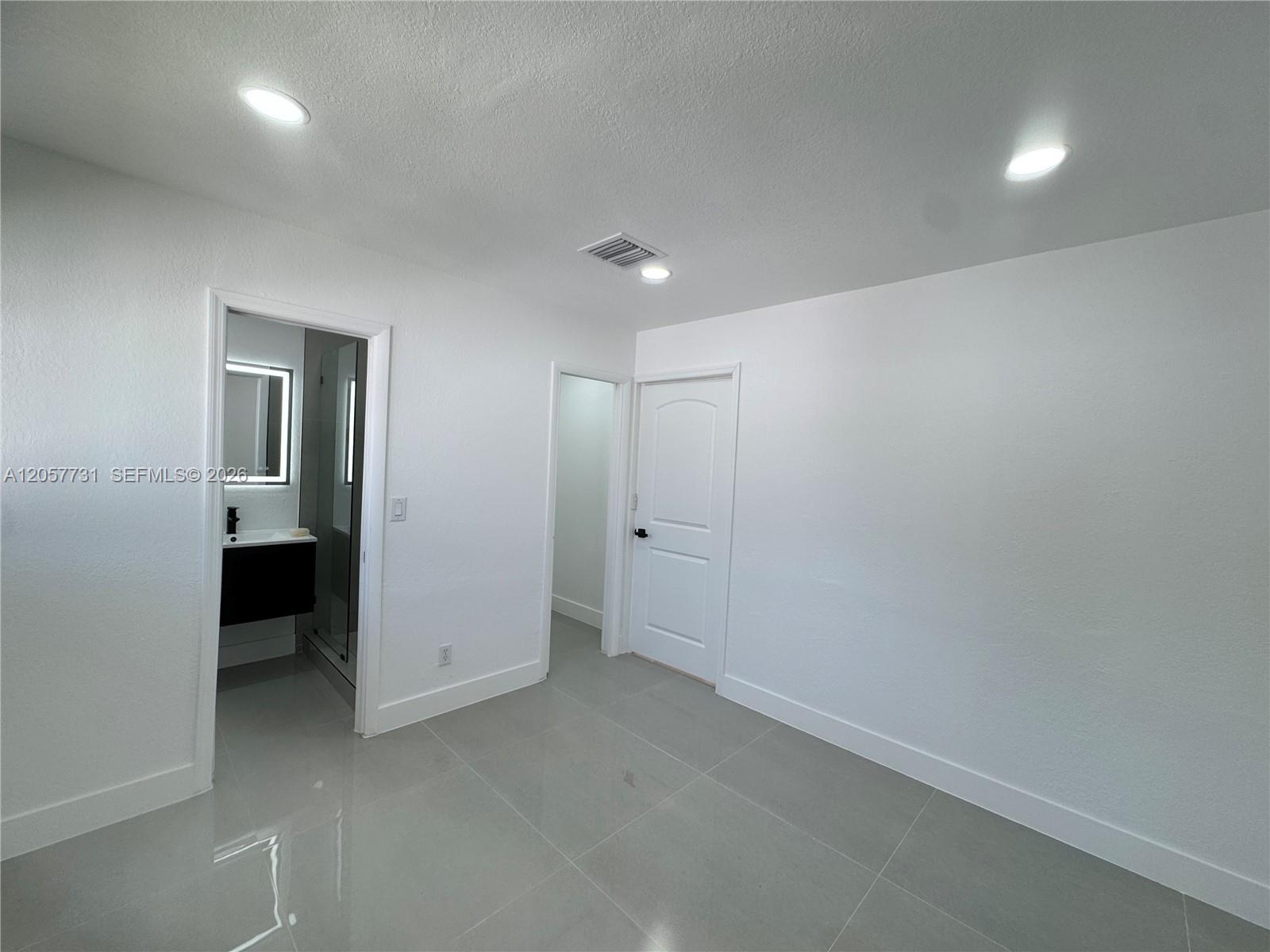 1370 Sw 32nd Street Property Photo 16