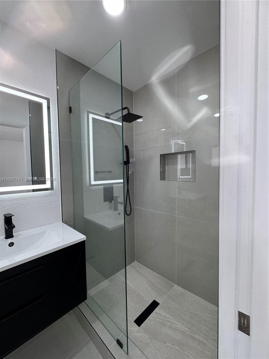 1370 Sw 32nd Street Property Photo 17