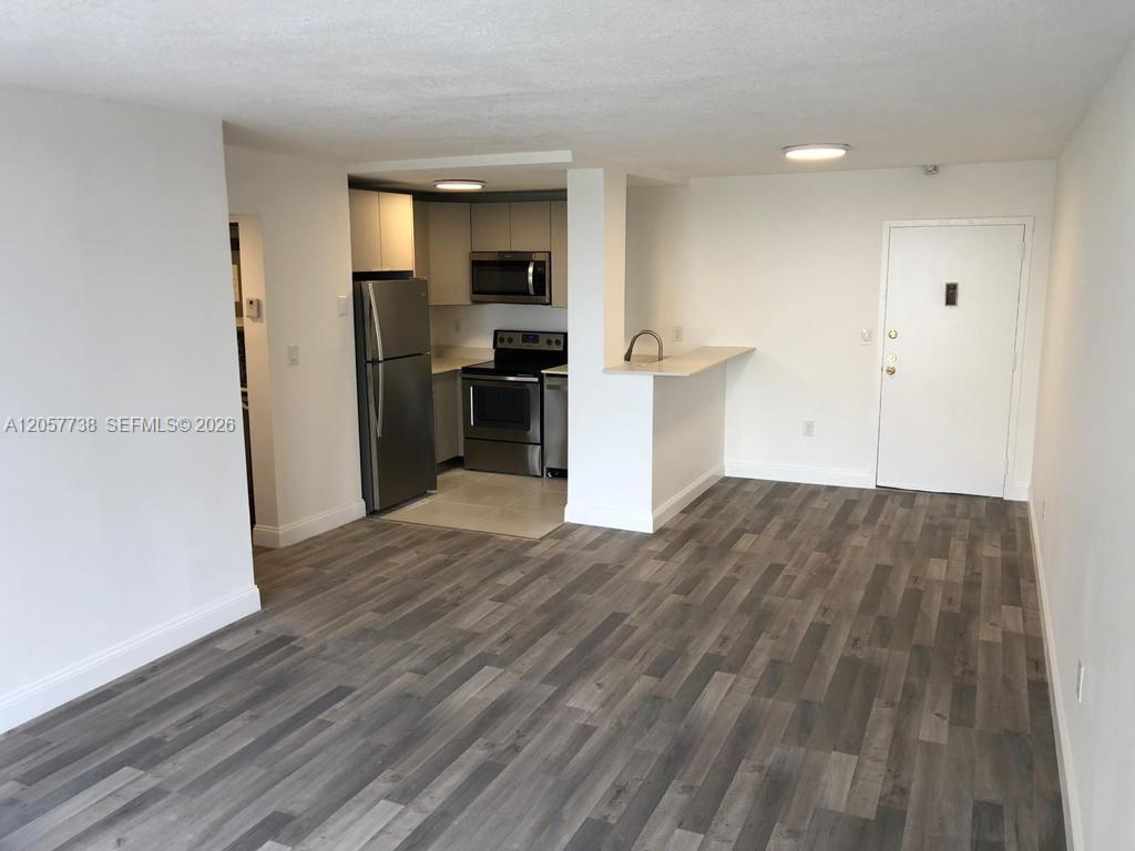 9682 Fontainebleau Boulevard 507 Property Photo 1