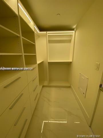 16385 Biscayne Boulevard 702 Property Photo 28