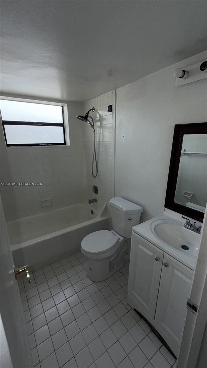 A12057949 Property Photo 3