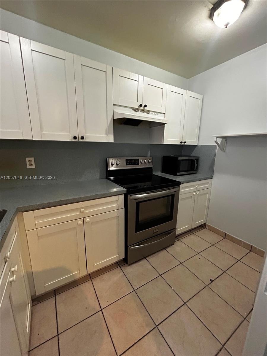 A12057949 Property Photo 7