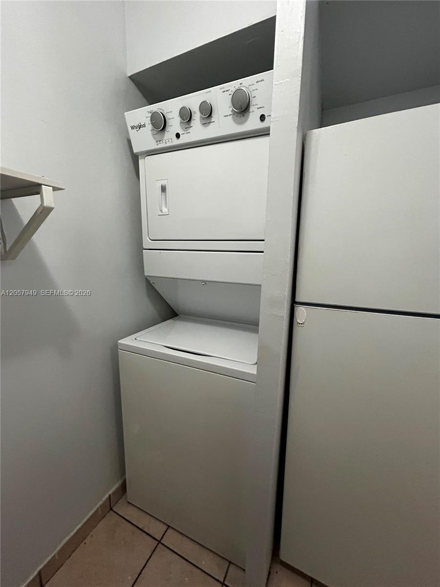 A12057949 Property Photo 8