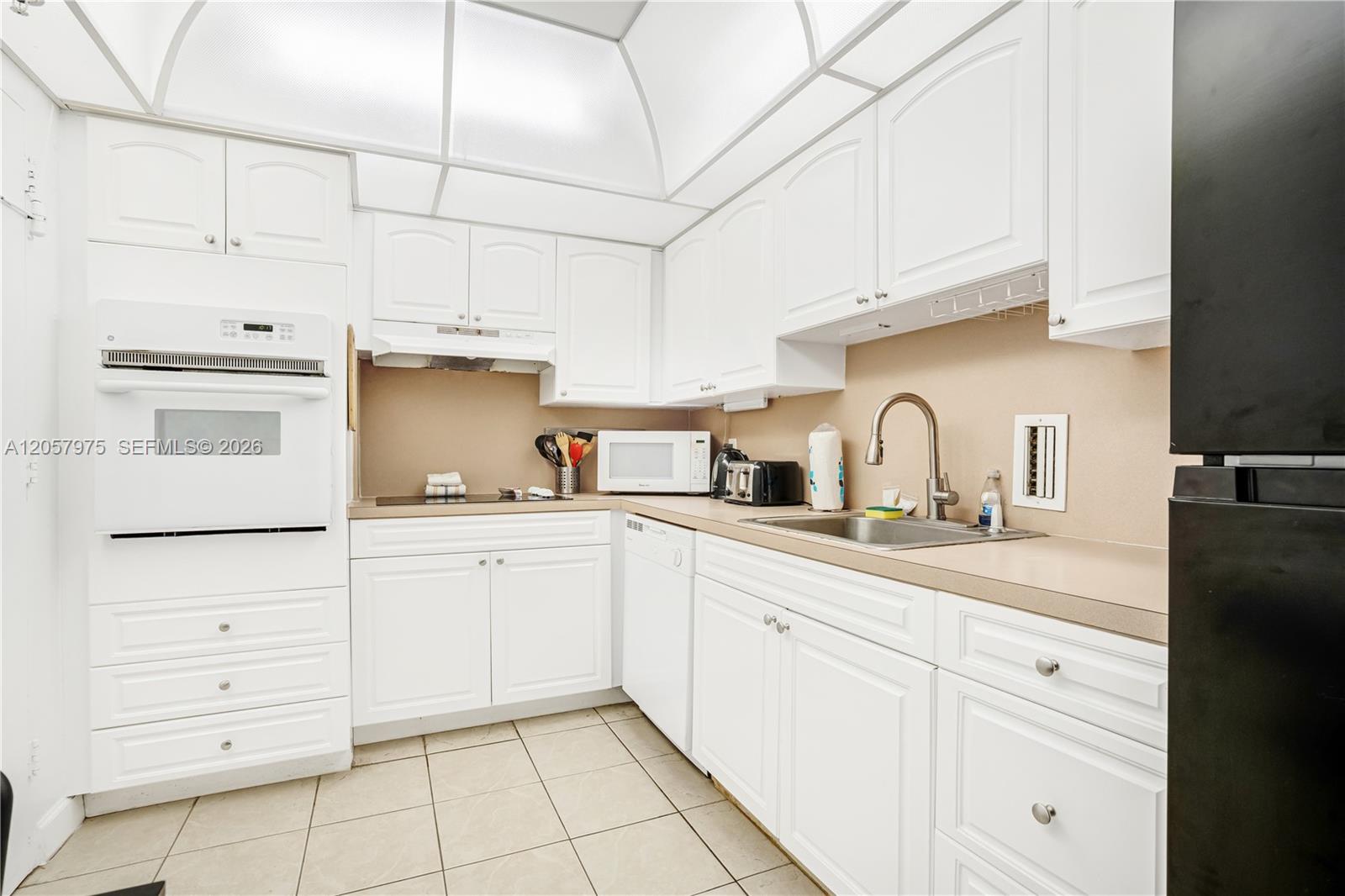4001 S Ocean Drive 7p Property Photo 7