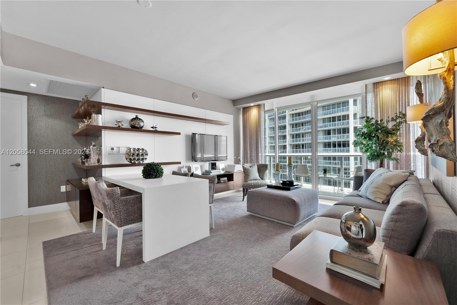475 Brickell Avenue 5013 Property Photo 4