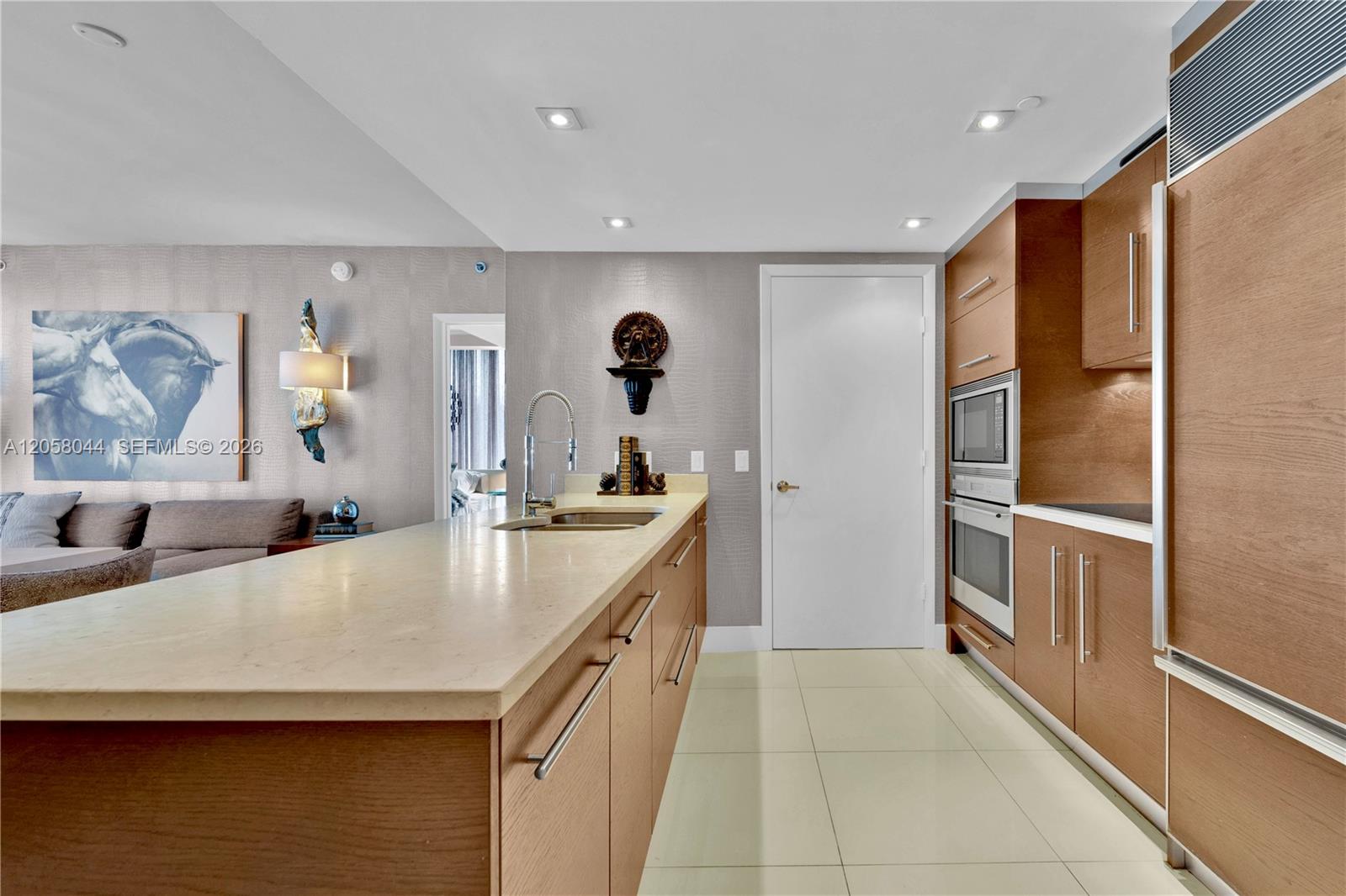 475 Brickell Avenue 5013 Property Photo 13