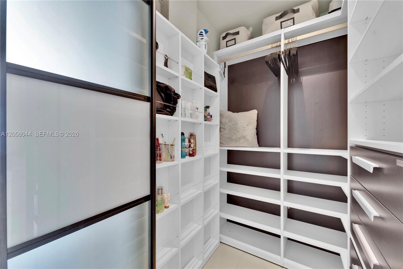 475 Brickell Avenue 5013 Property Photo 28