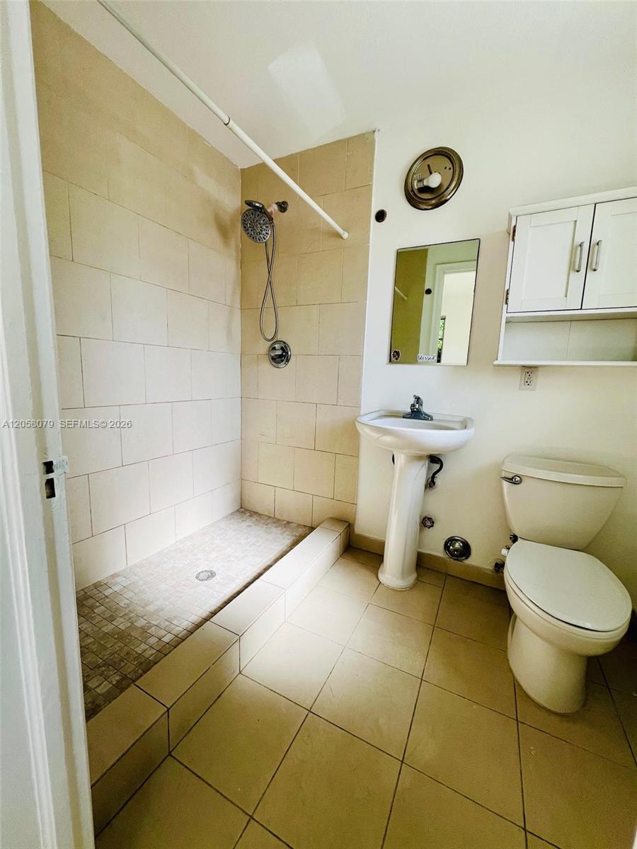2830 Pine Tree Drive 1 Property Photo 14