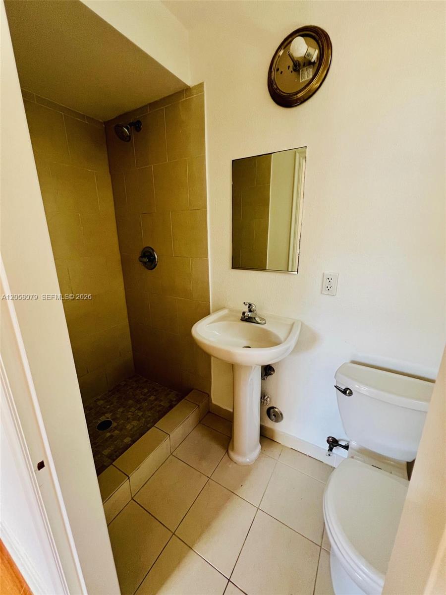 2830 Pine Tree Drive 1 Property Photo 19