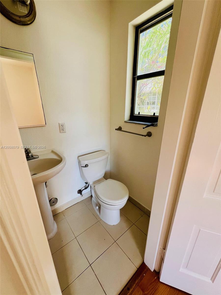 2830 Pine Tree Drive 1 Property Photo 20