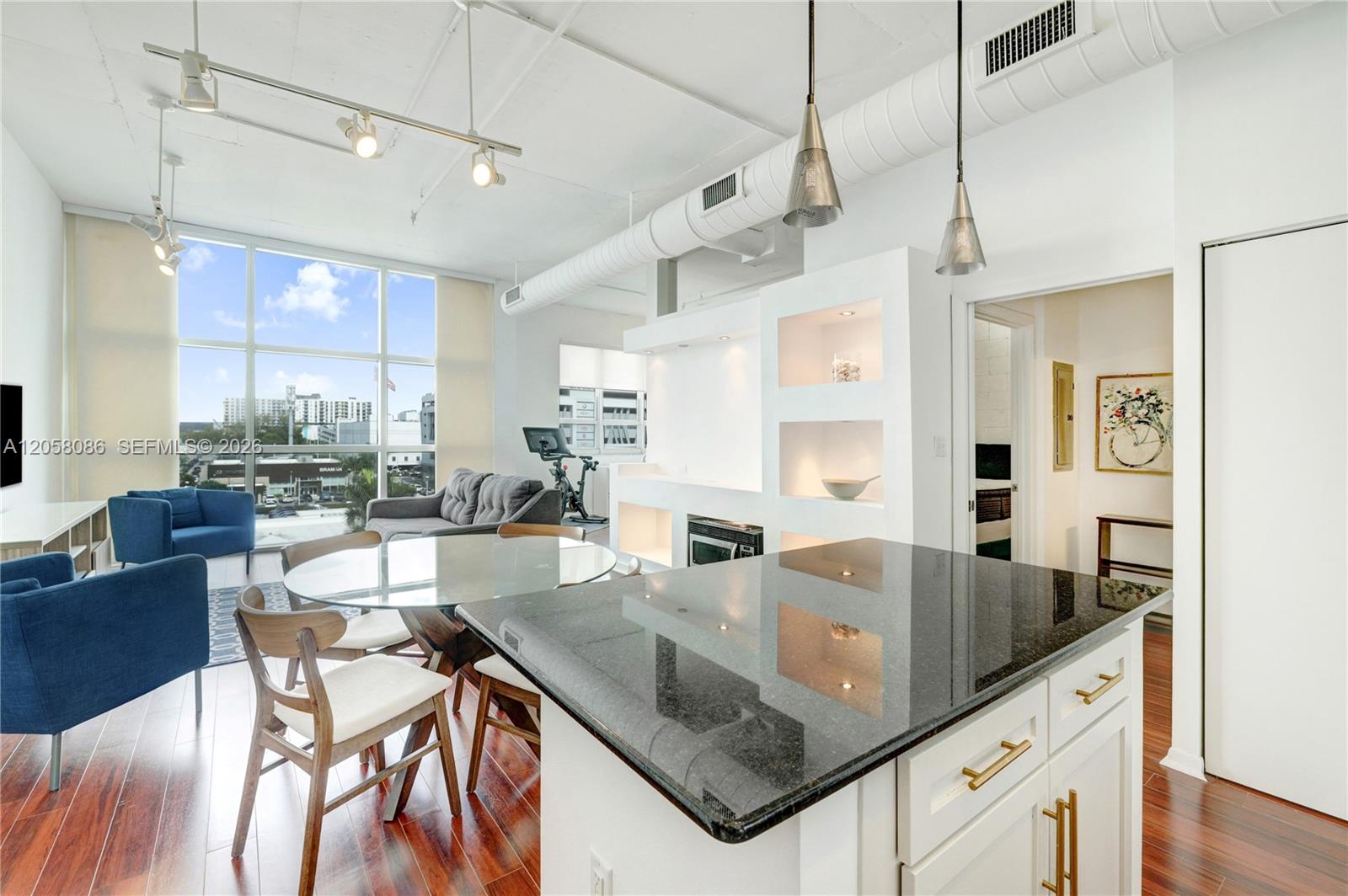 2001 Biscayne Boulevard 2514 Property Photo 1
