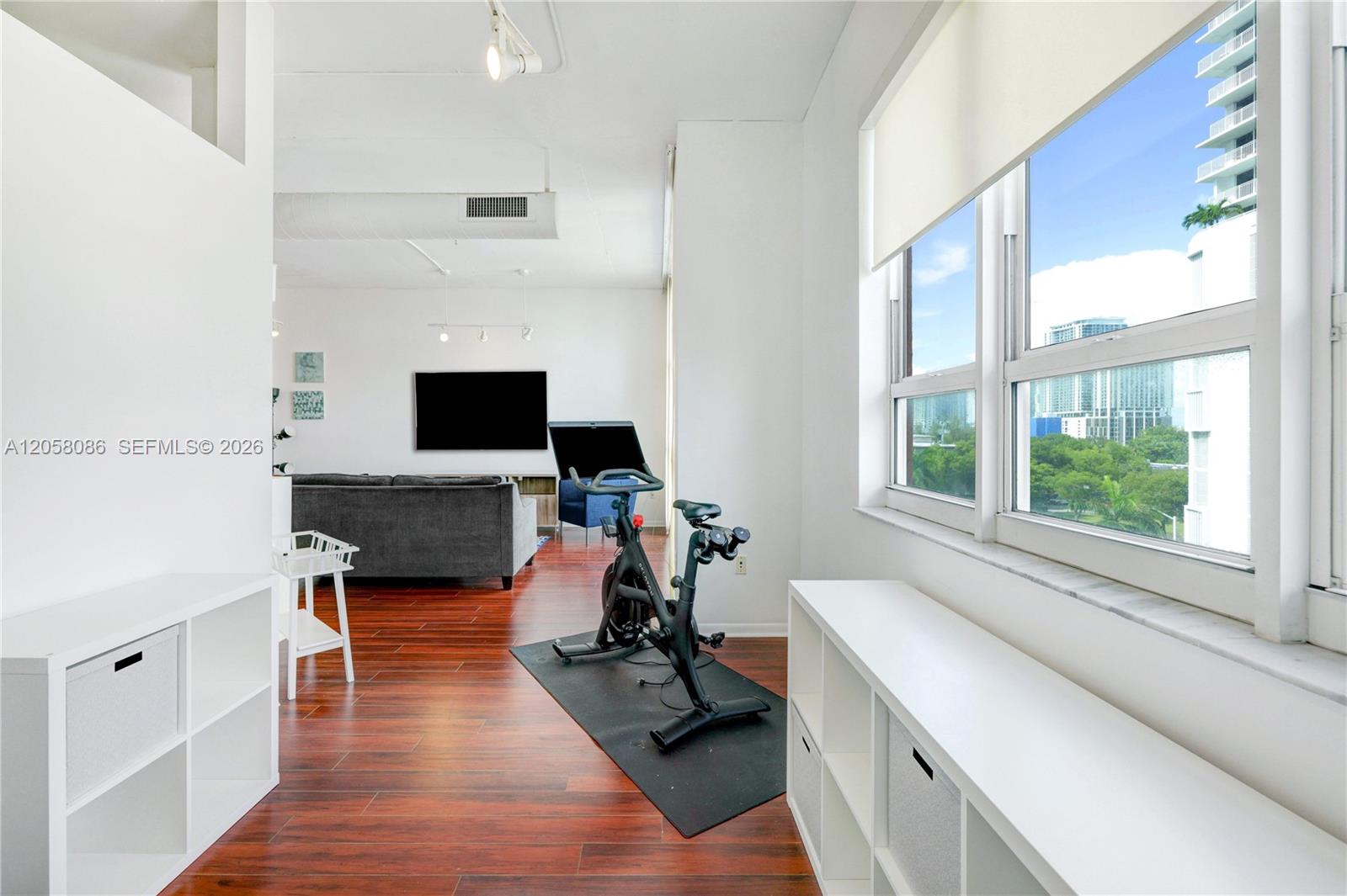 2001 Biscayne Boulevard 2514 Property Photo 4