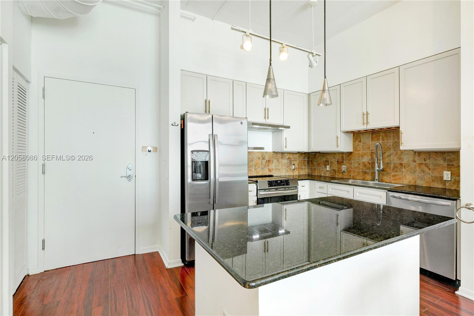 2001 Biscayne Boulevard 2514 Property Photo 7