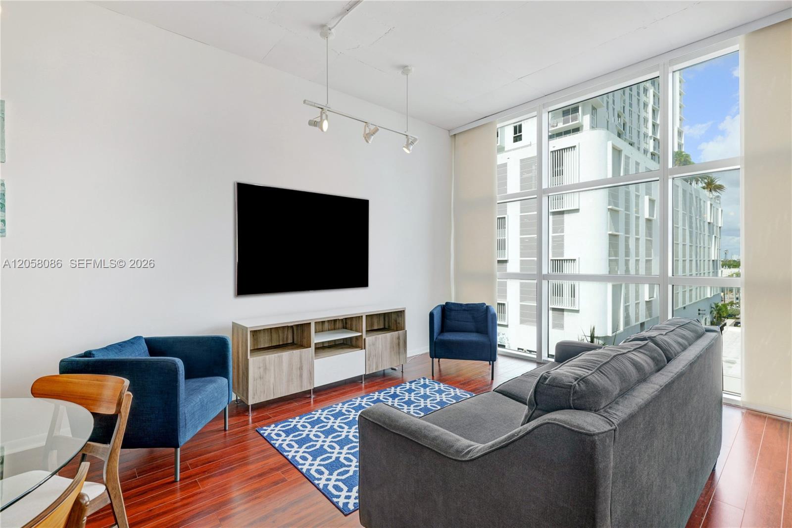 2001 Biscayne Boulevard 2514 Property Photo 17