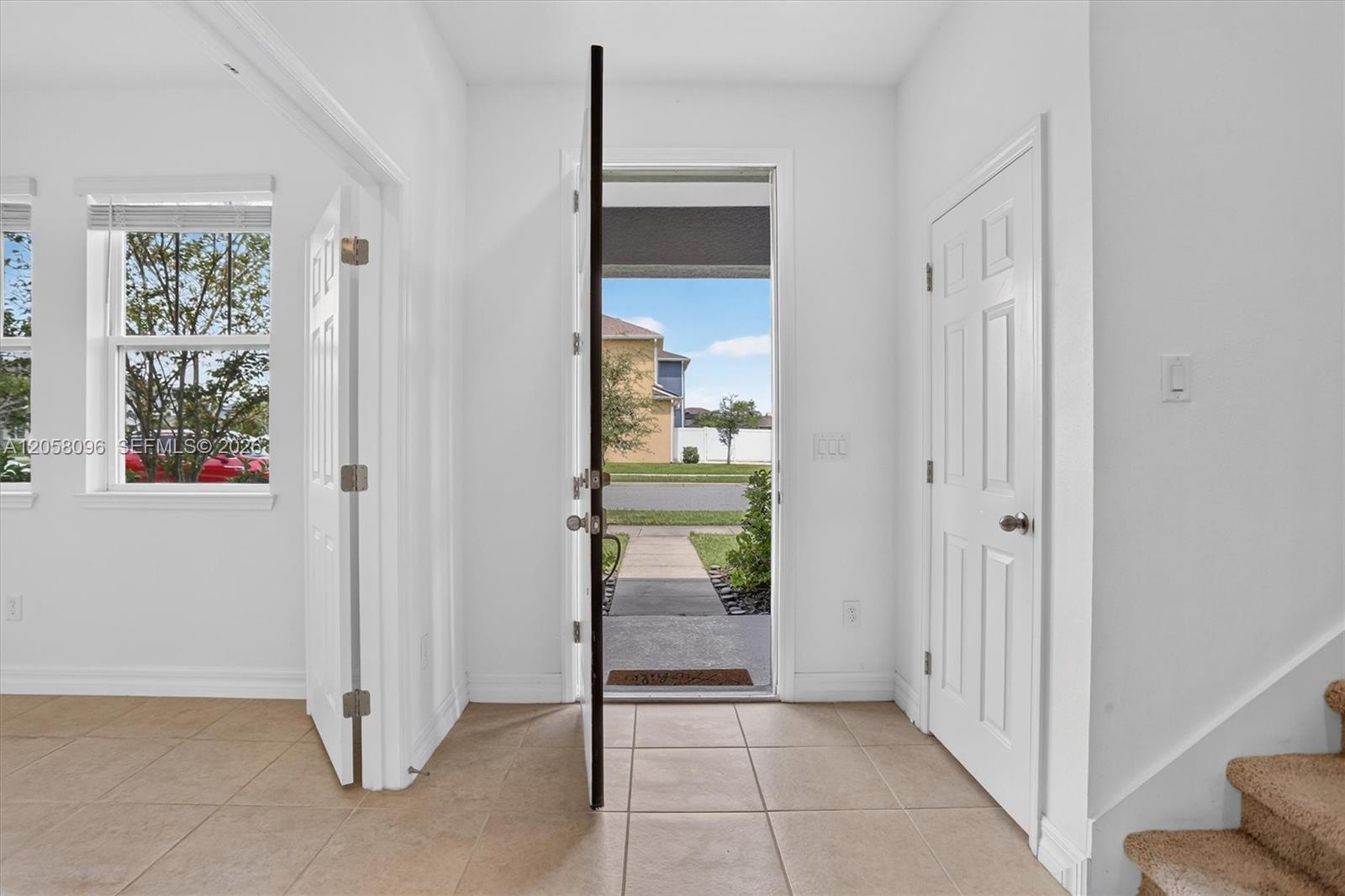 8565 Lamppost Property Photo 7