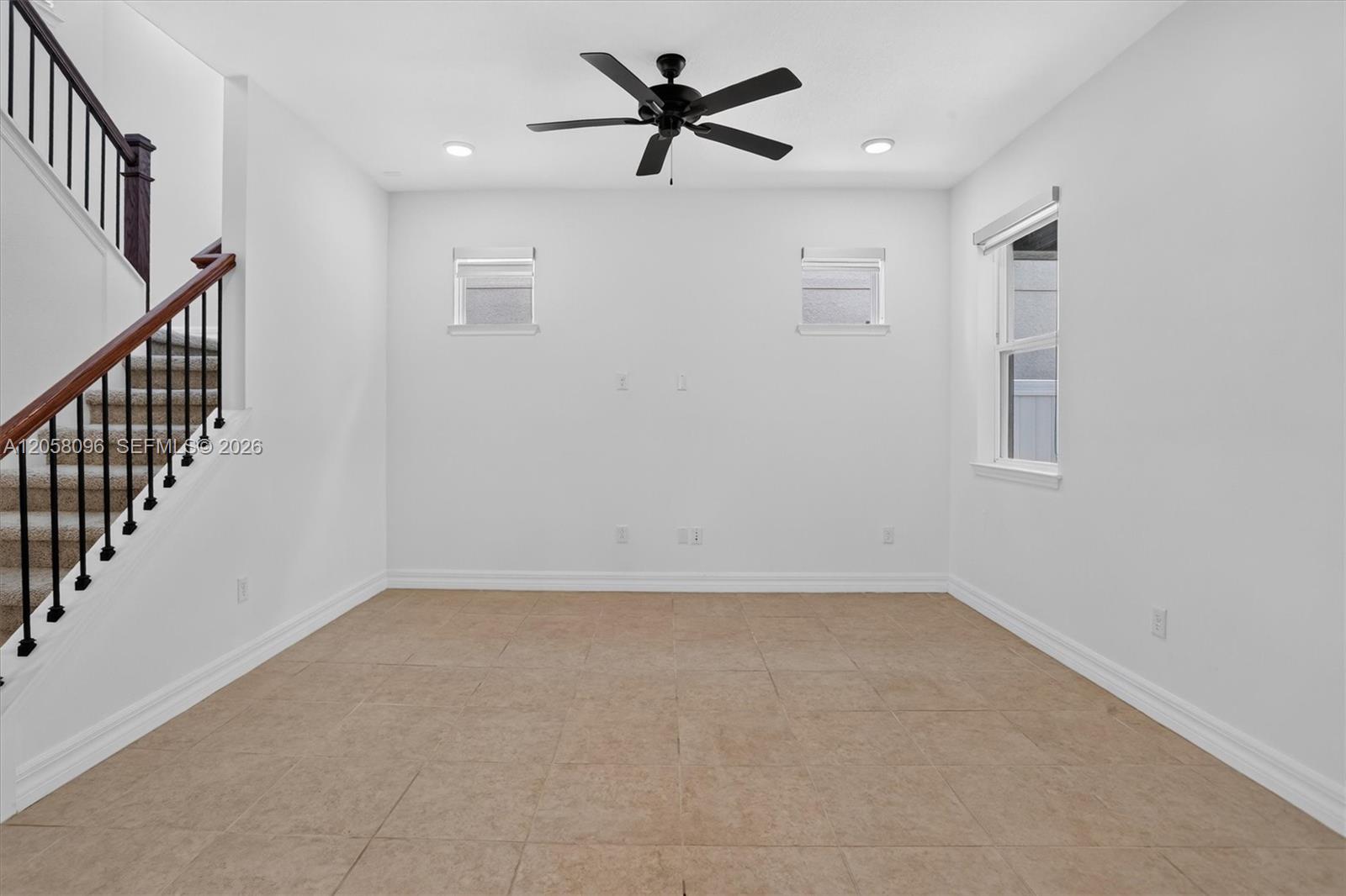 8565 Lamppost Property Photo 13
