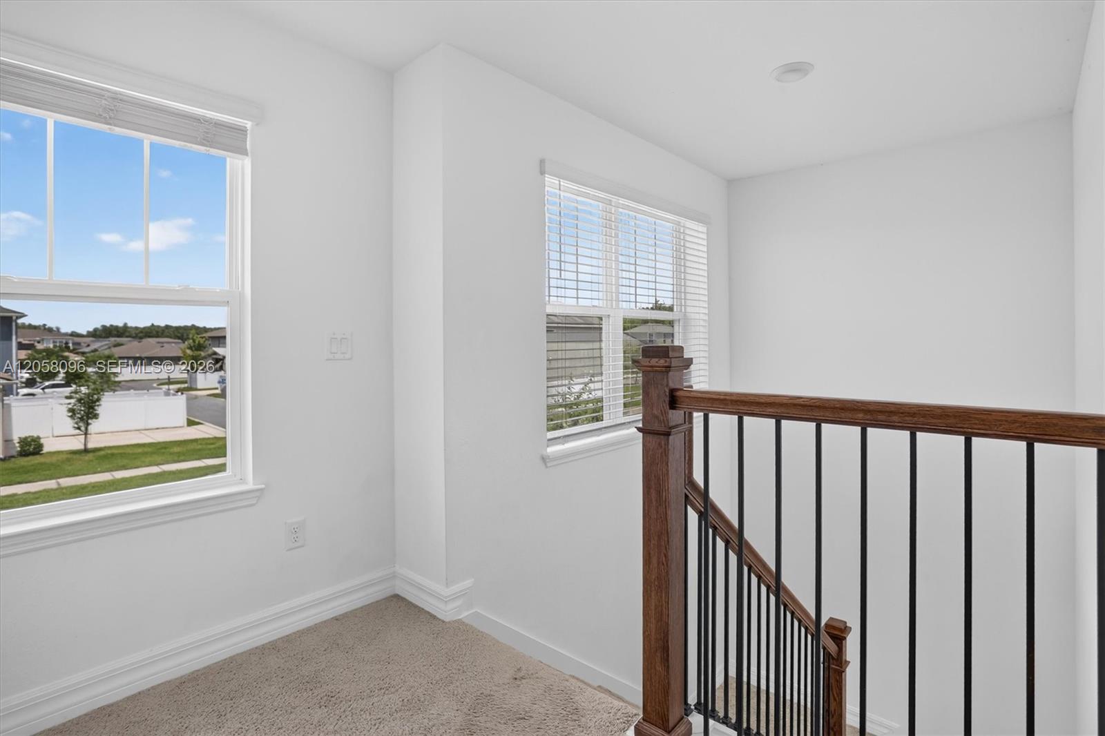 8565 Lamppost Property Photo 14