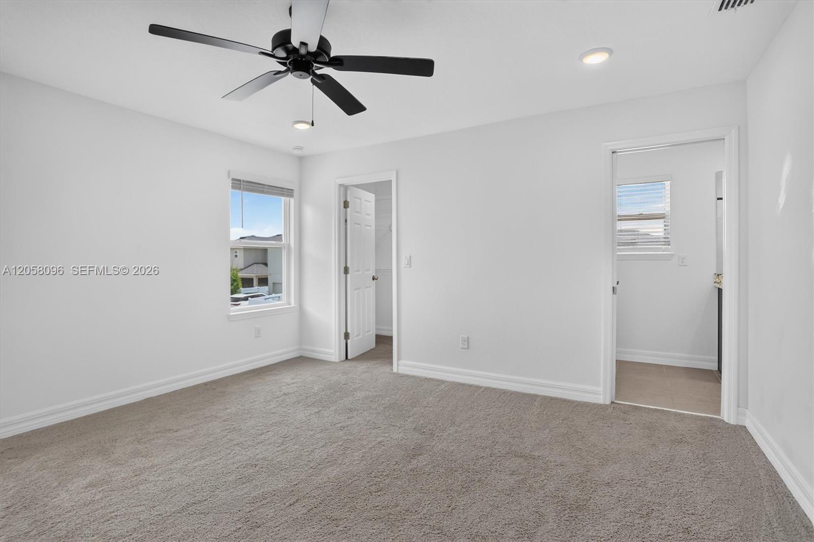 8565 Lamppost Property Photo 17