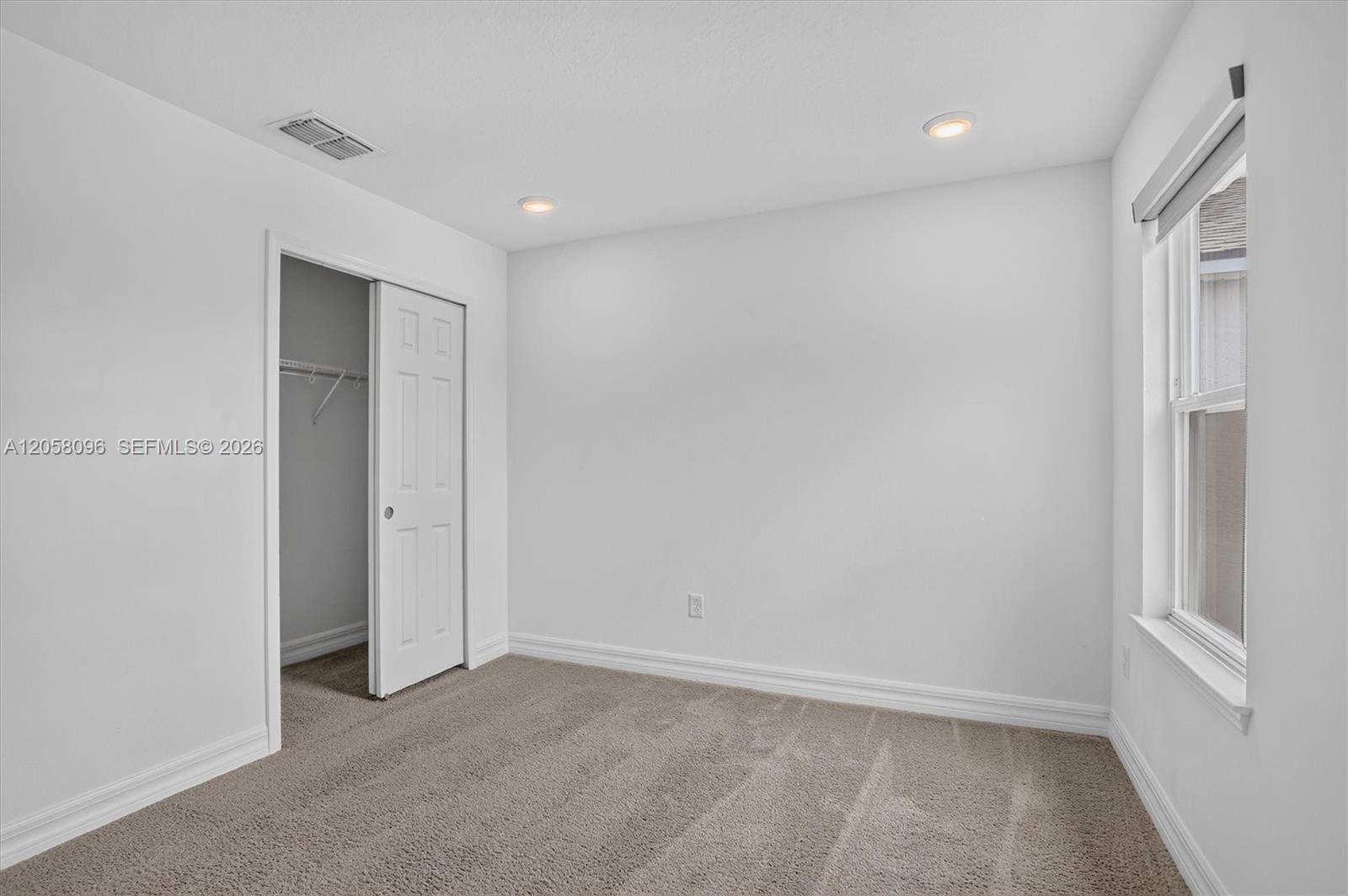 8565 Lamppost Property Photo 19