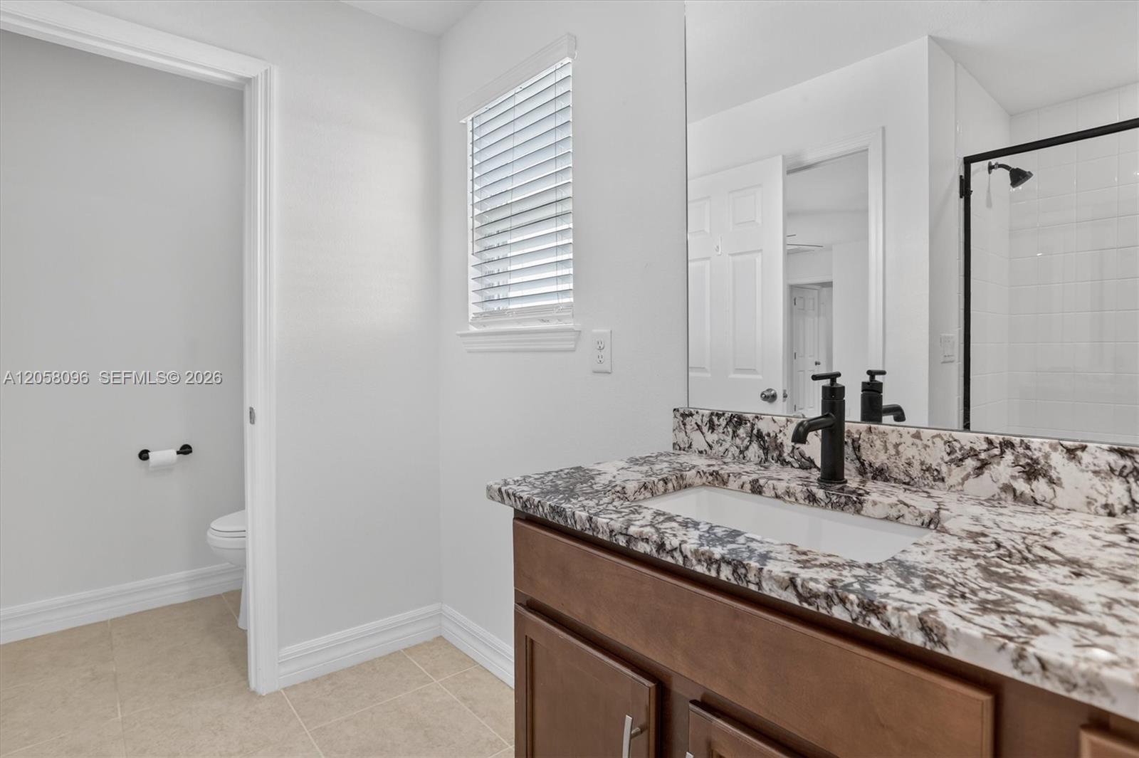 8565 Lamppost Property Photo 21
