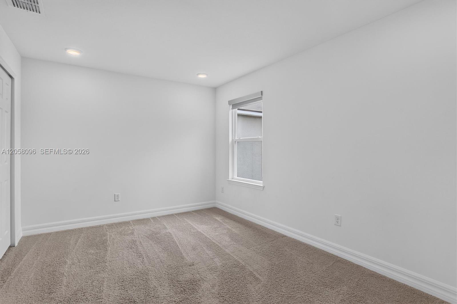 8565 Lamppost Property Photo 25