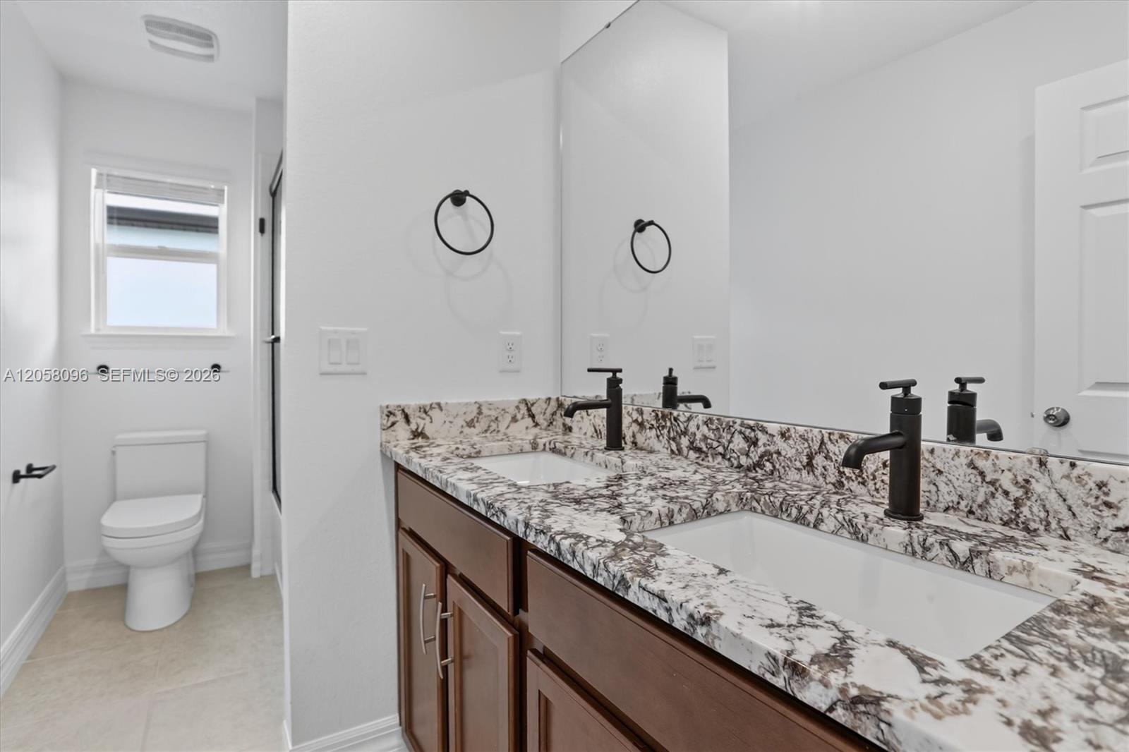 8565 Lamppost Property Photo 27
