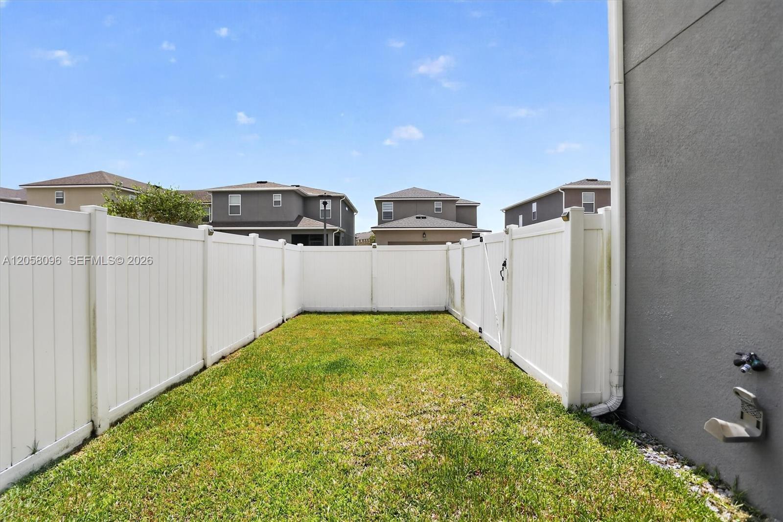 8565 Lamppost Property Photo 30
