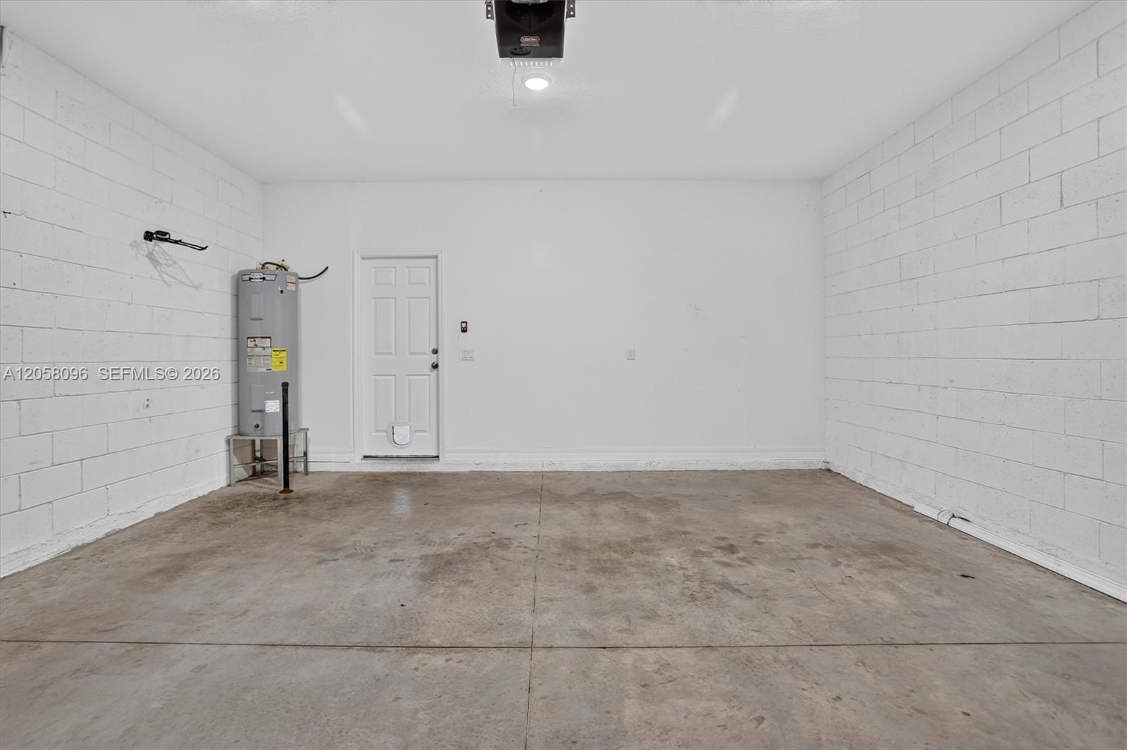 8565 Lamppost Property Photo 35