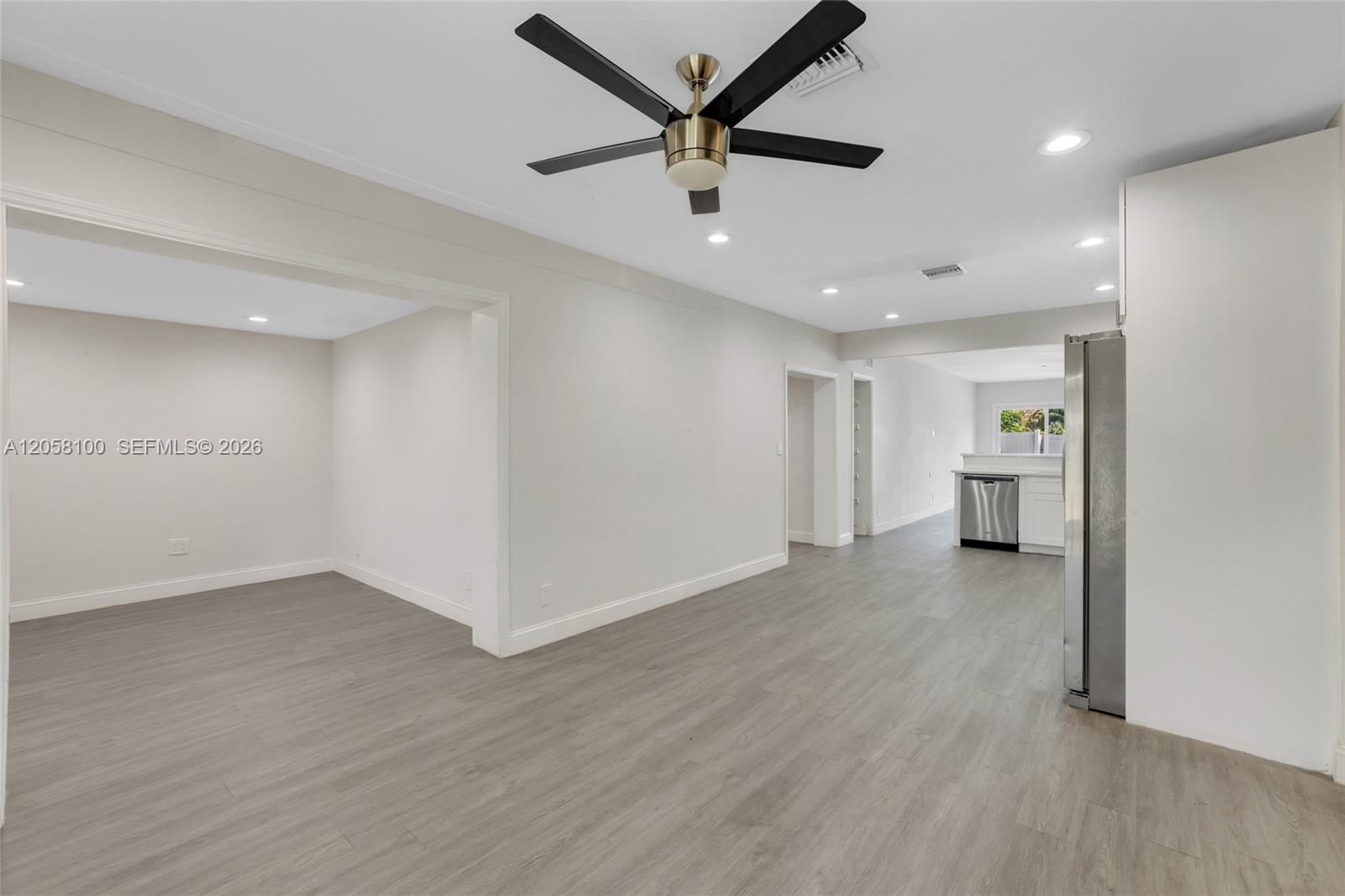 3405 Robbins Road Property Photo 4