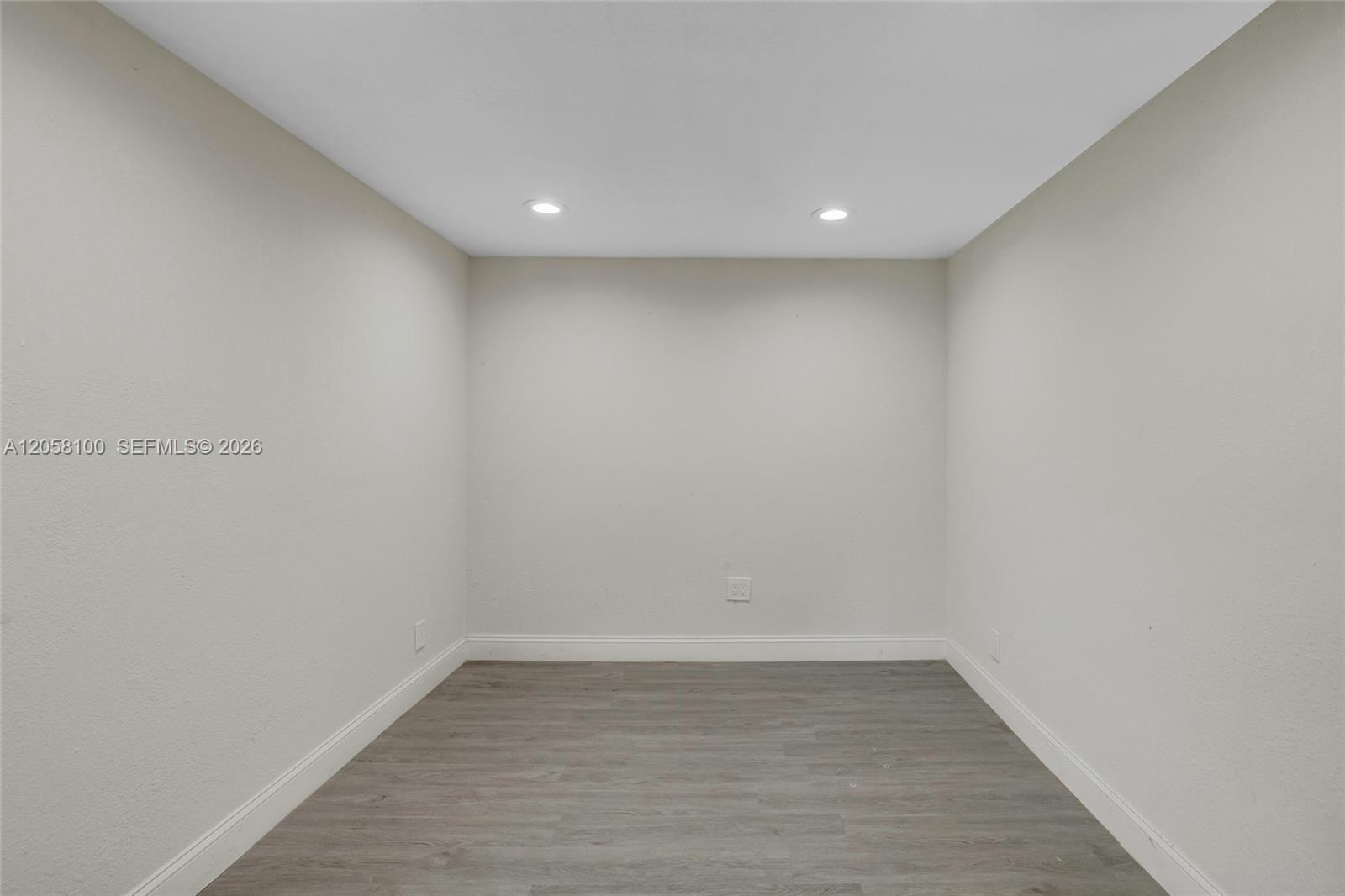 3405 Robbins Road Property Photo 14