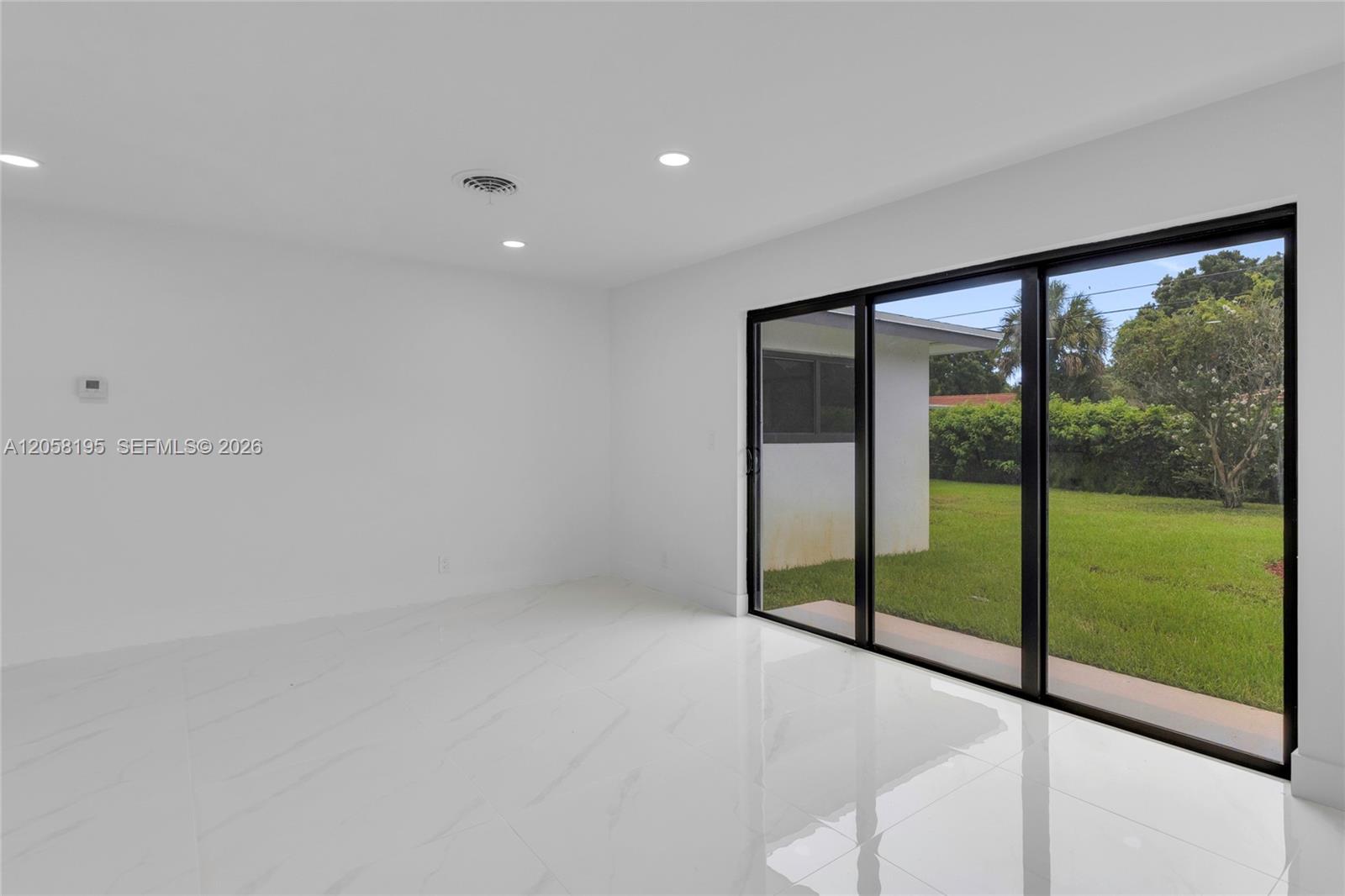 6940 Nw 6th Street Property Photo 14