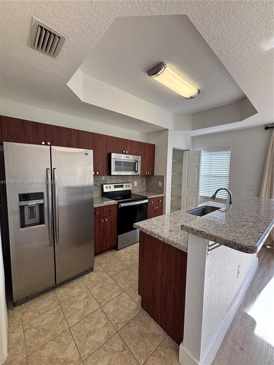 4931 N Harbor Isles Drive 203 Property Photo 2