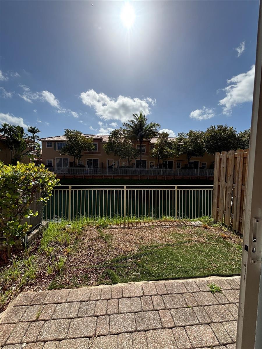 4931 N Harbor Isles Drive 203 Property Photo 6