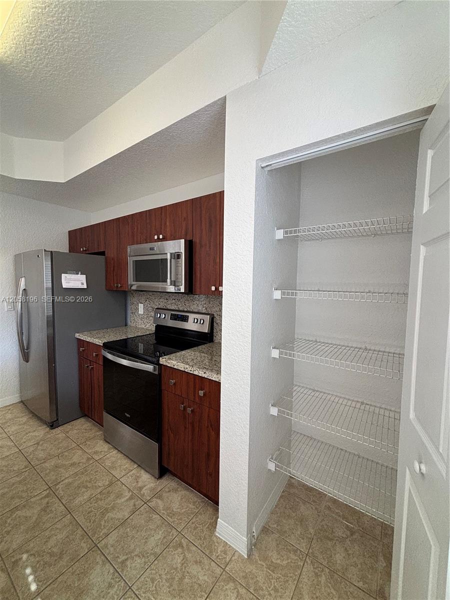 4931 N Harbor Isles Drive 203 Property Photo 7