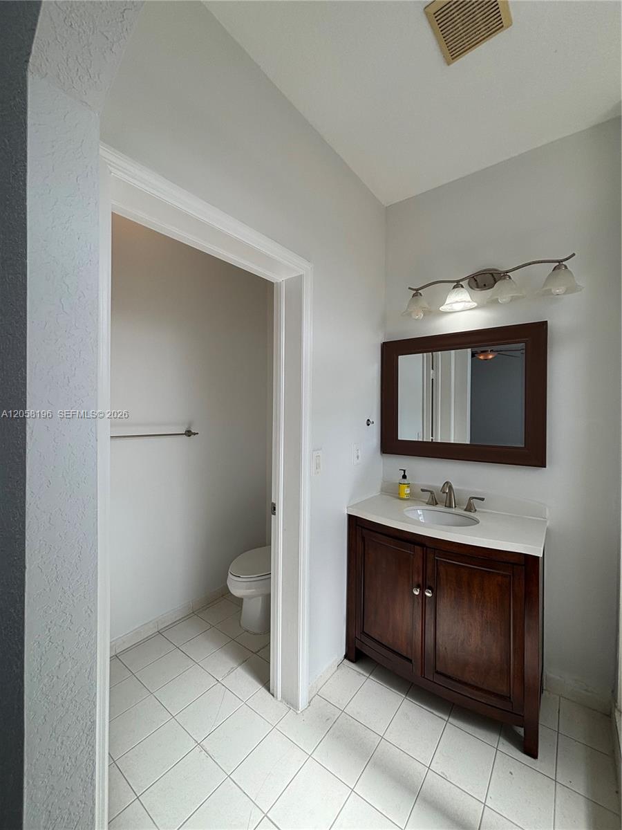 4931 N Harbor Isles Drive 203 Property Photo 25