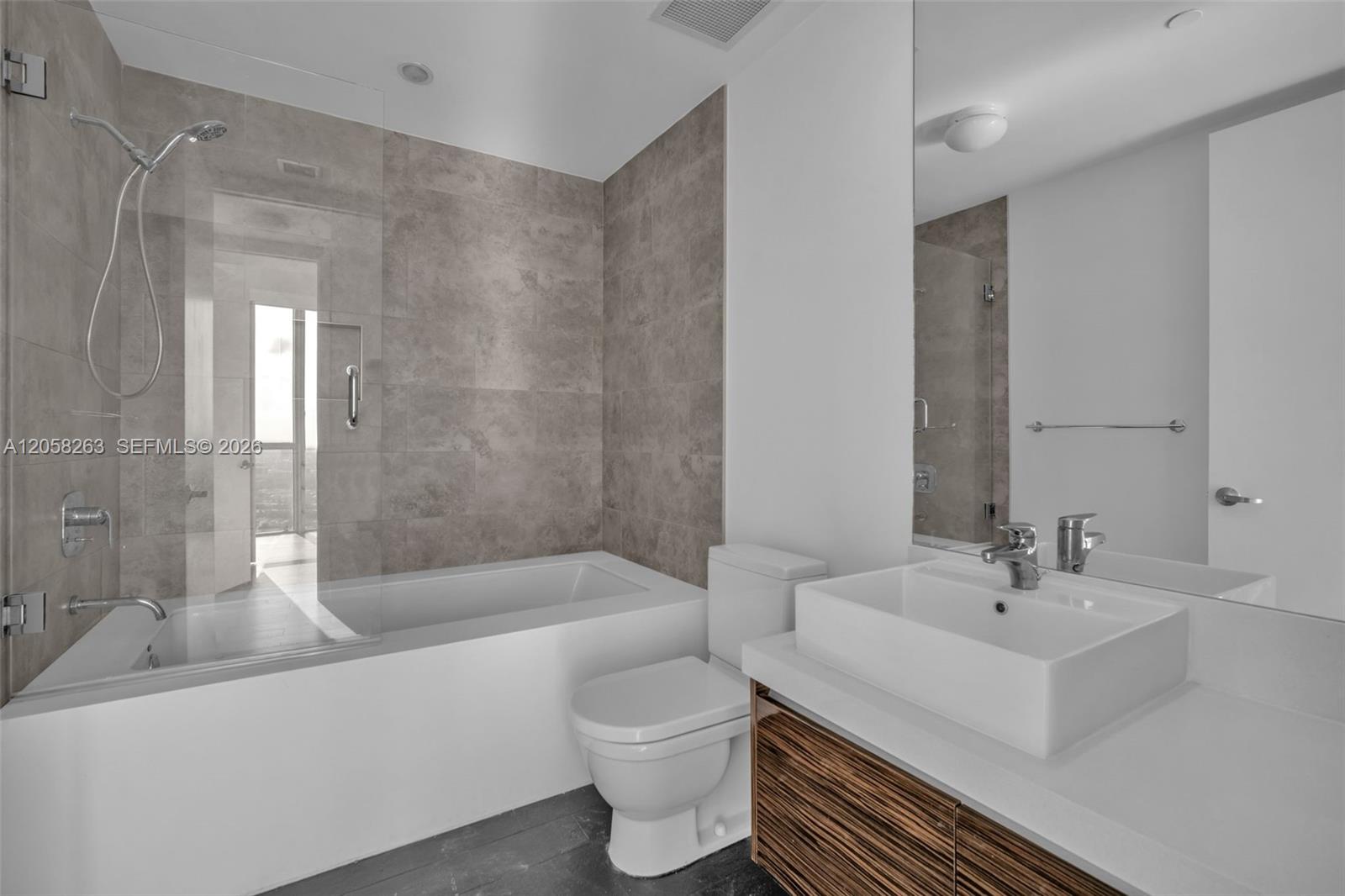 1100 Biscayne Boulevard 4308 Property Photo 33