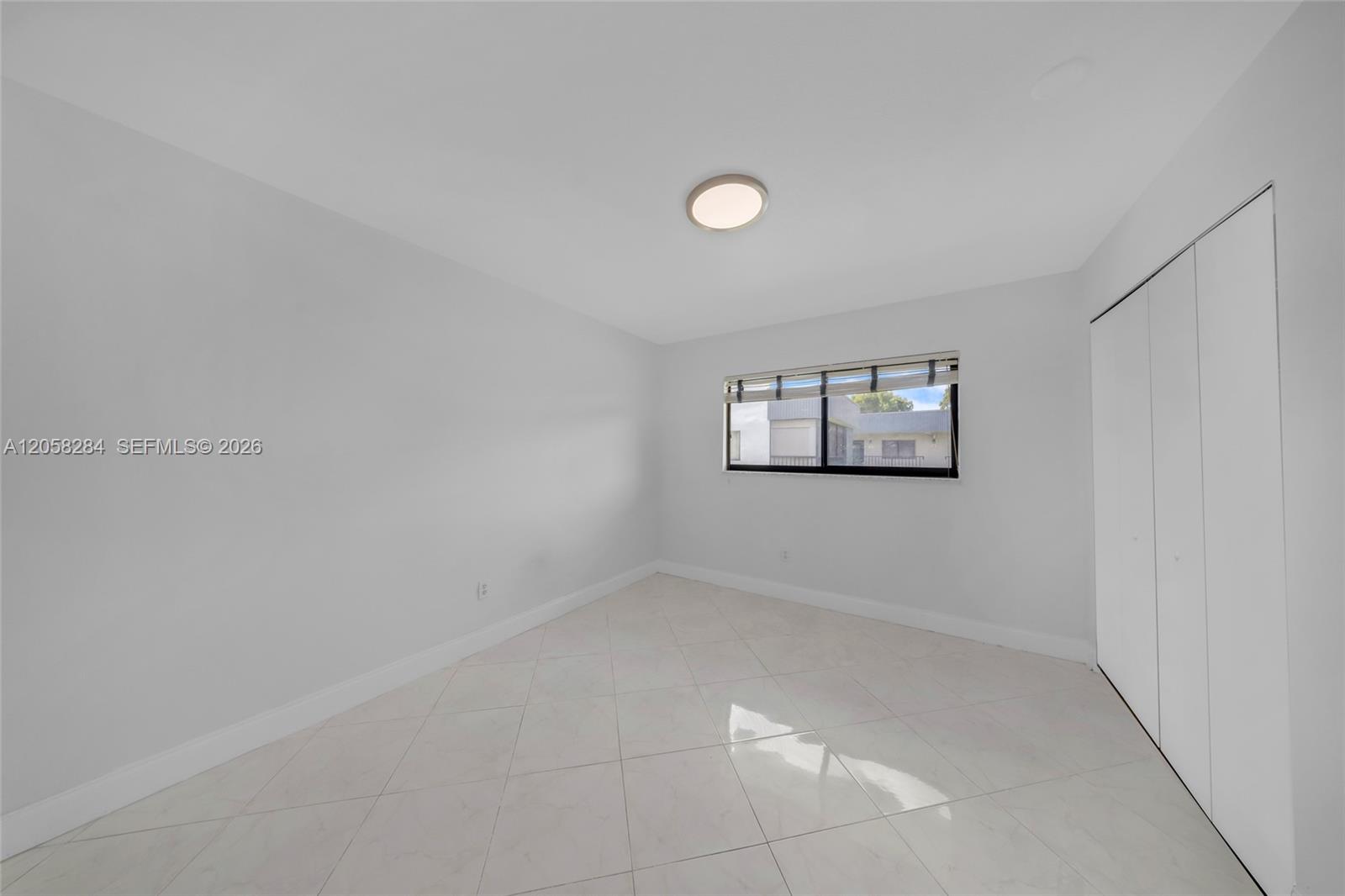 15011 Ashland Circle 19 Property Photo 14