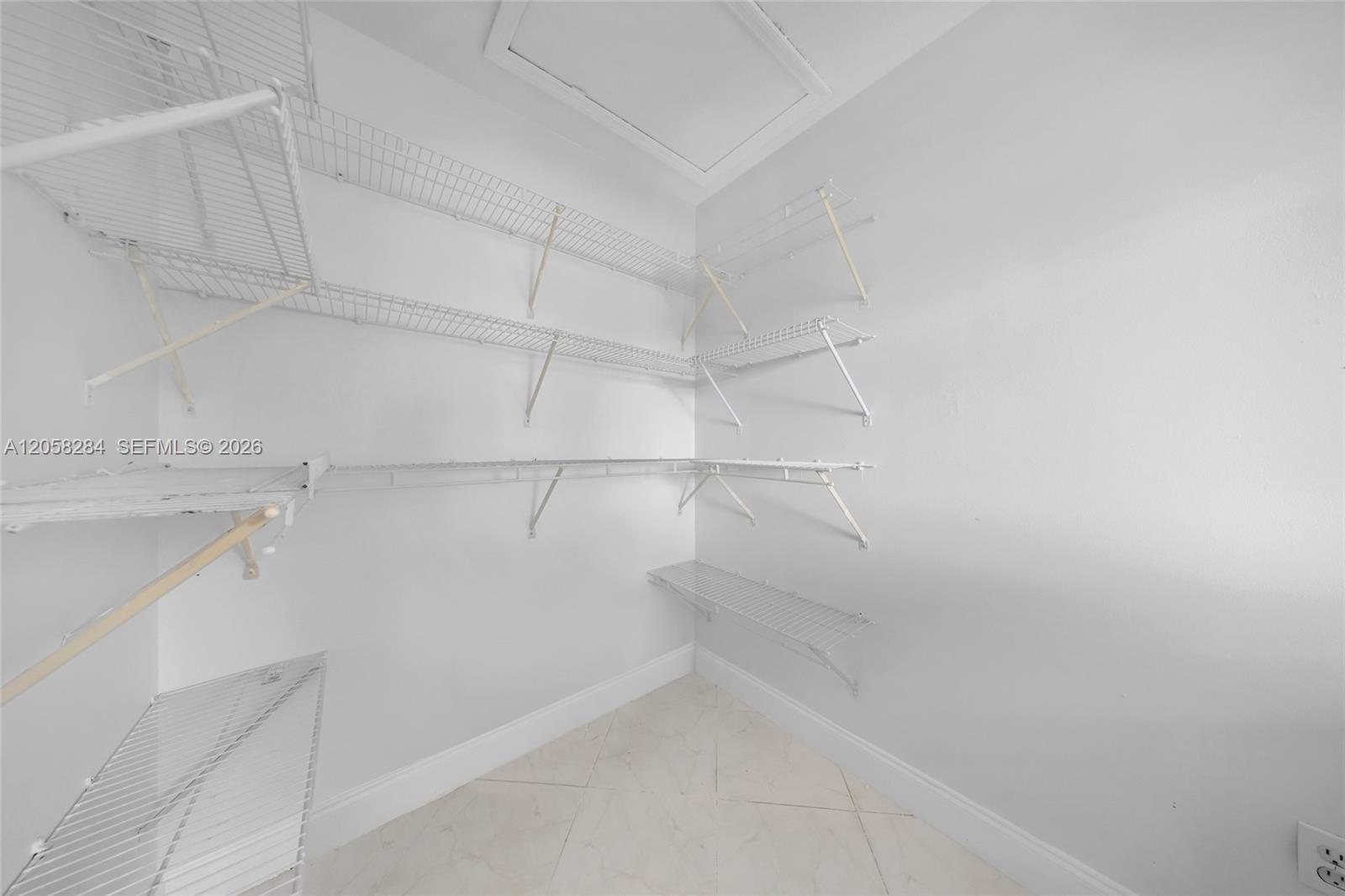 15011 Ashland Circle 19 Property Photo 22