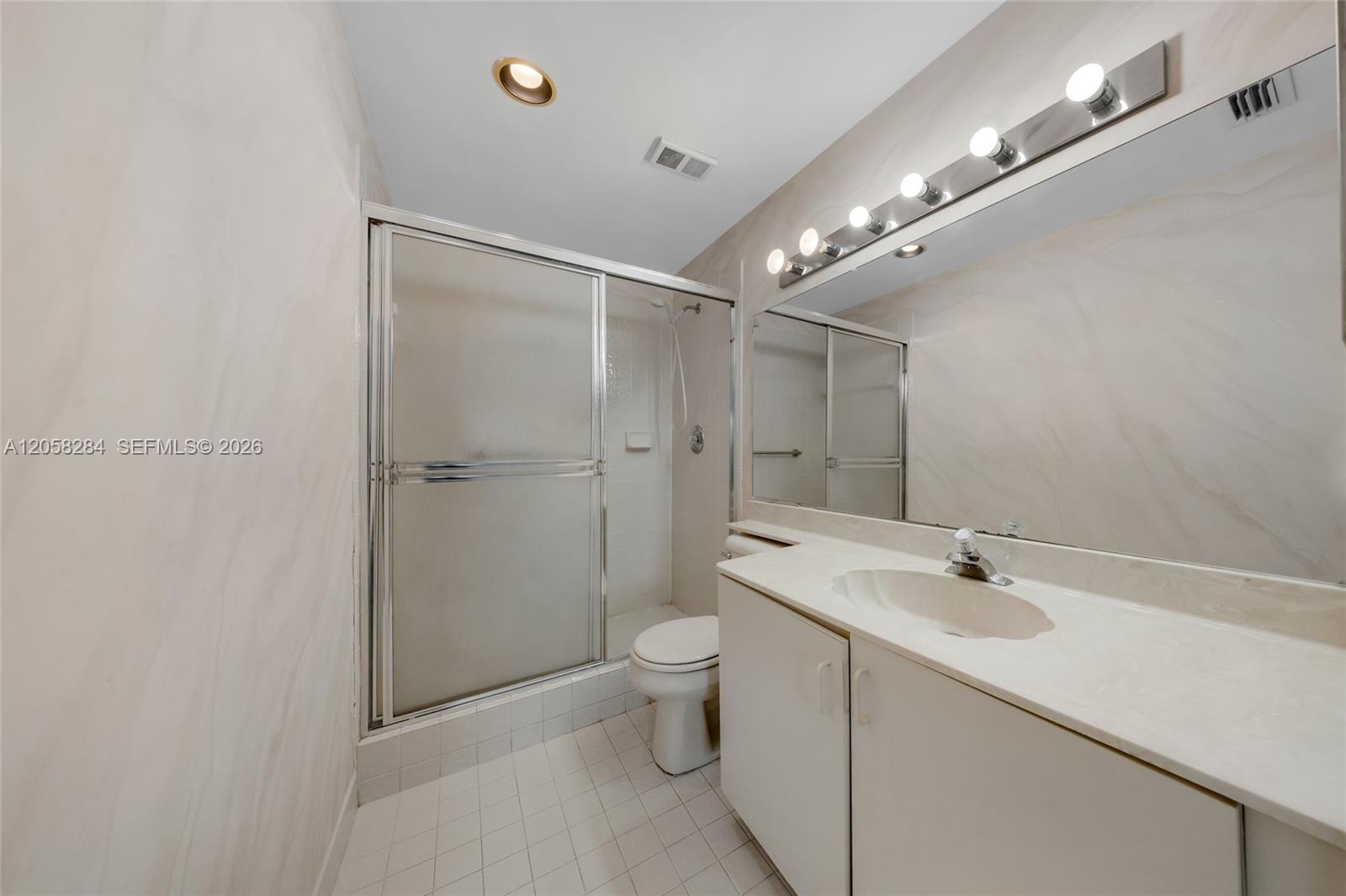 15011 Ashland Circle 19 Property Photo 27