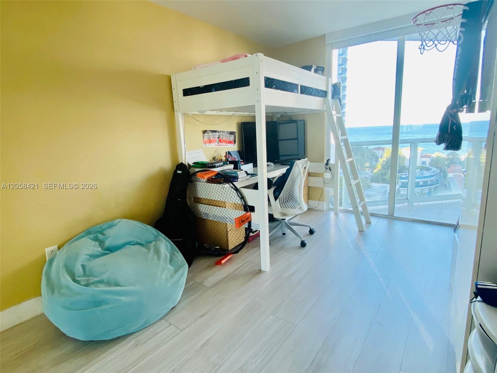 A12058421 Property Photo 17