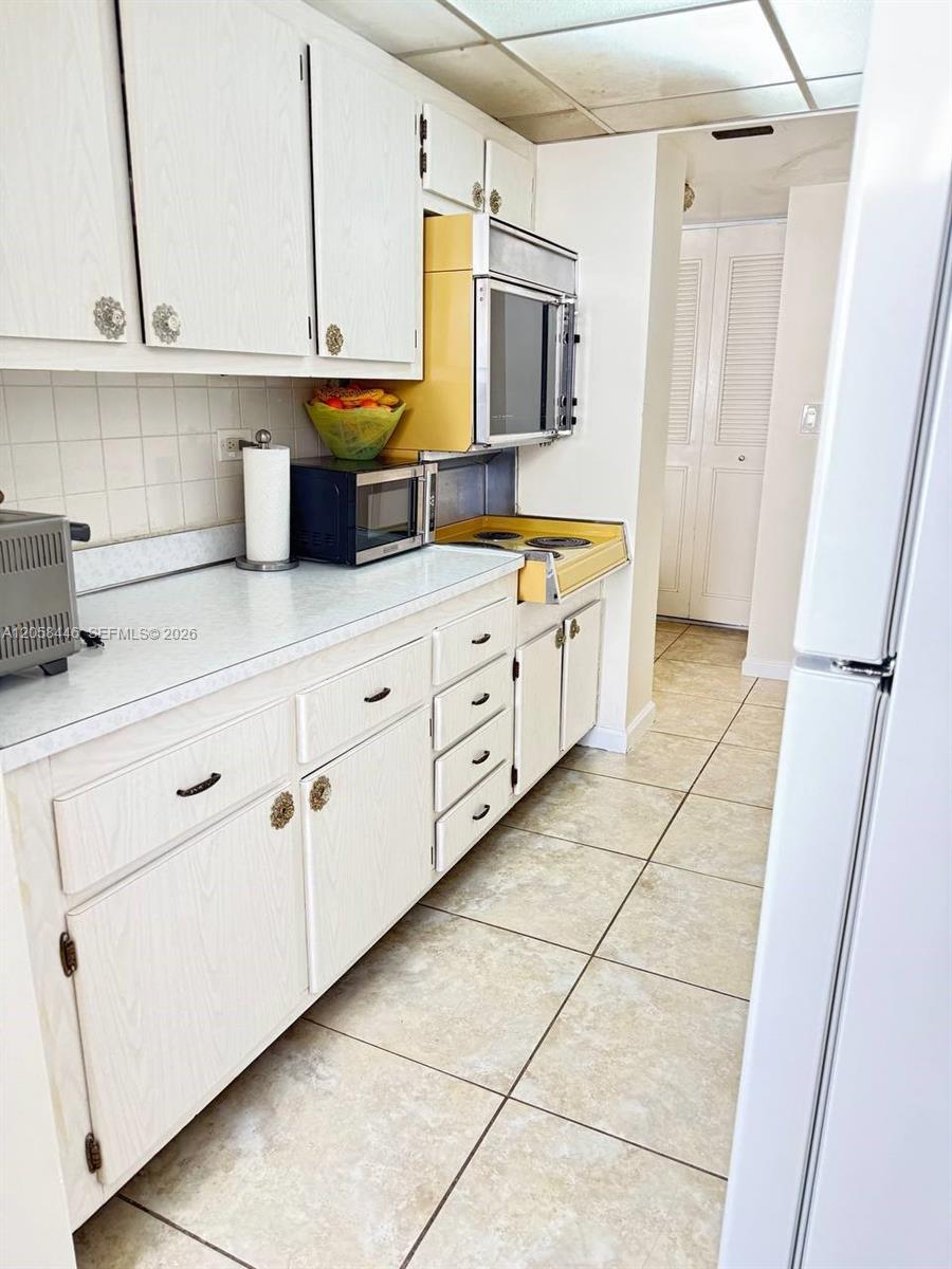 250 174th Street 1607 Property Photo 10