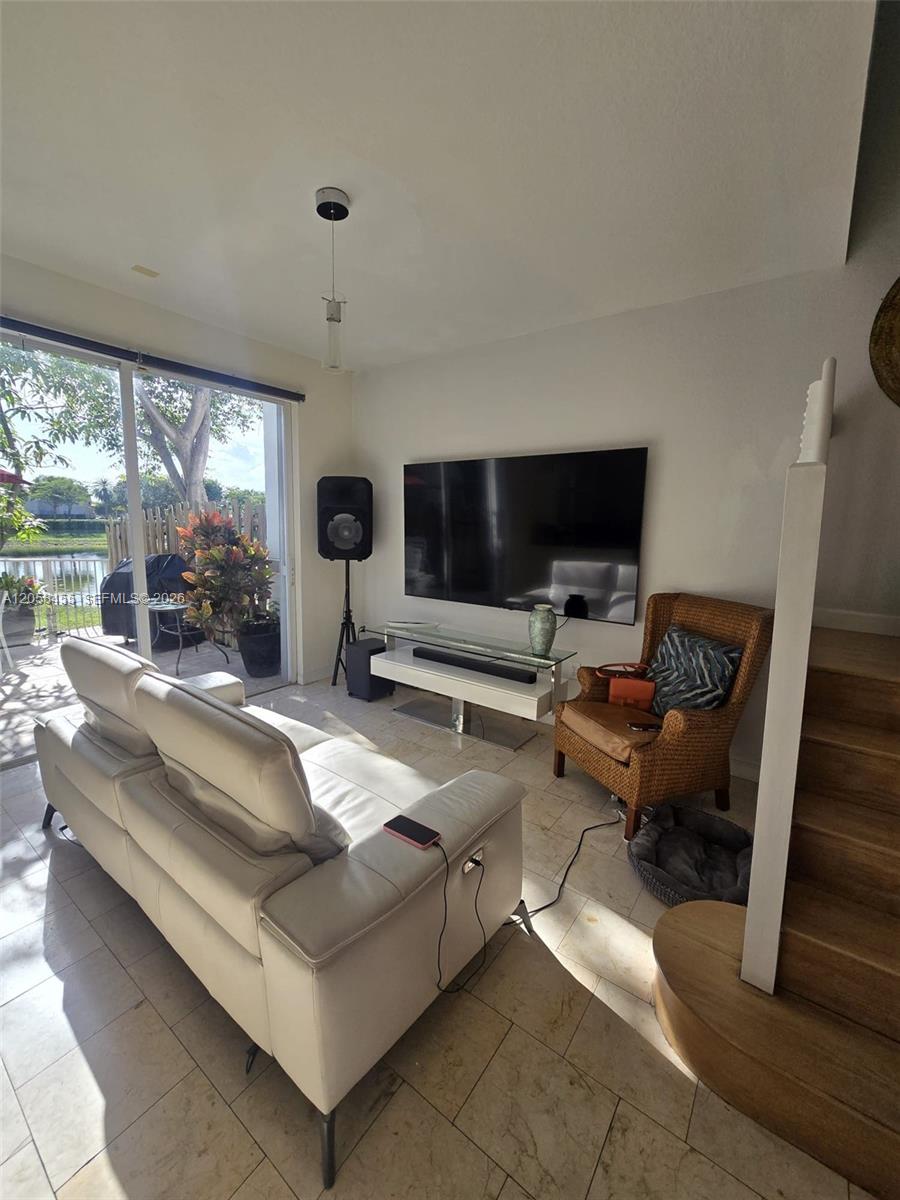 7950 Nw 108th Place Property Photo 8