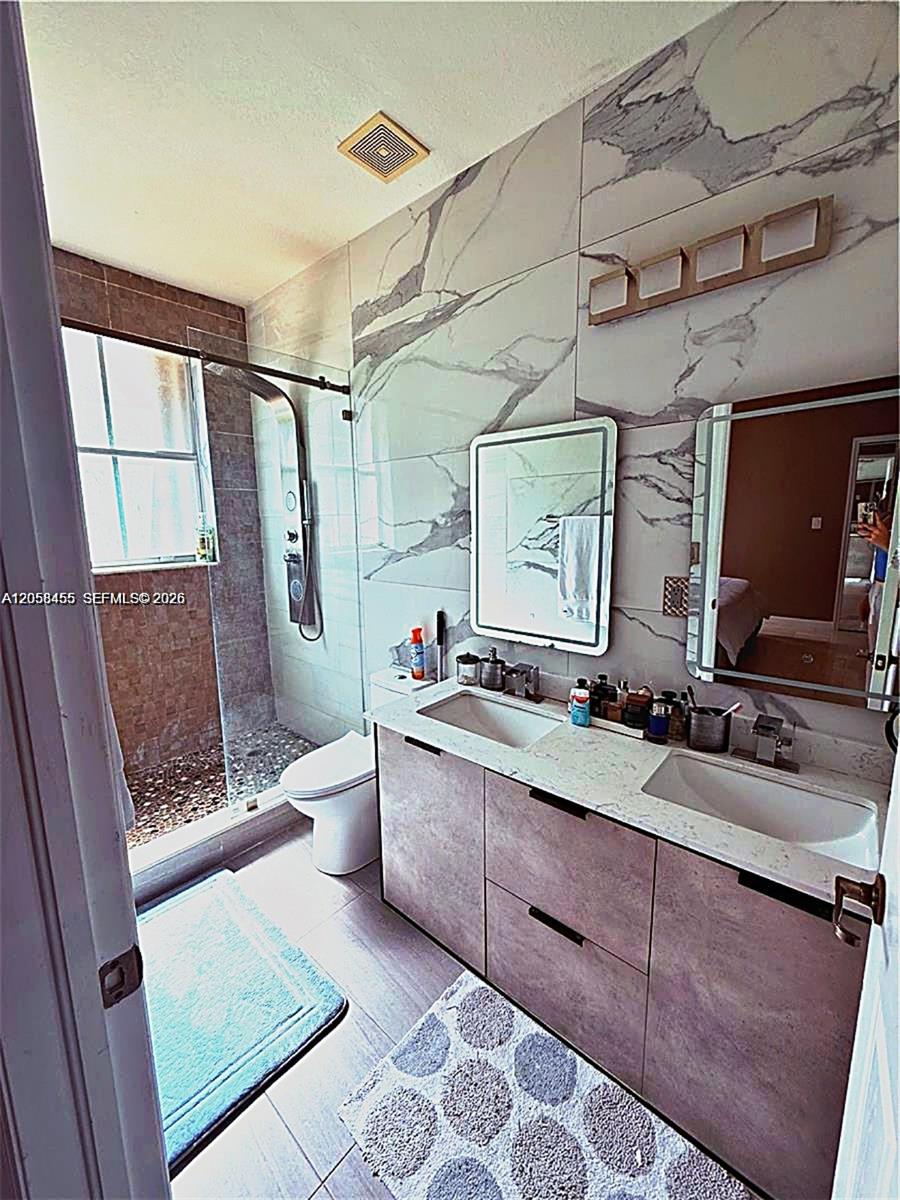 7950 Nw 108th Place Property Photo 14