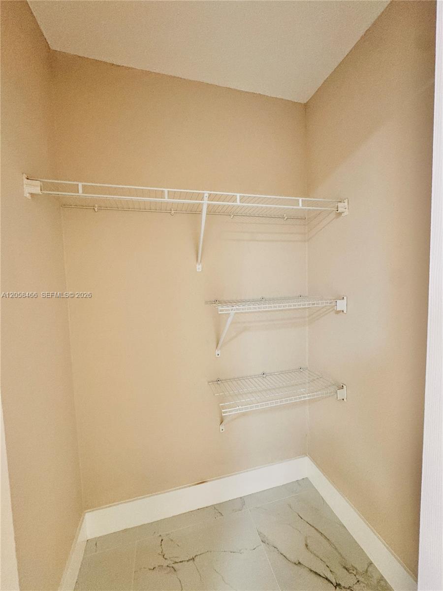 3939 Ne 5th Avenue C106 Property Photo 9
