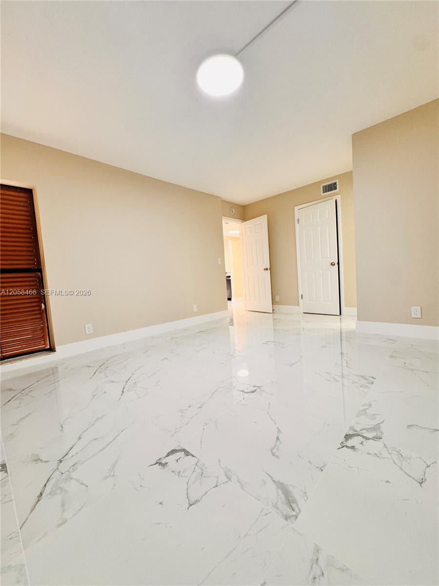 3939 Ne 5th Avenue C106 Property Photo 13