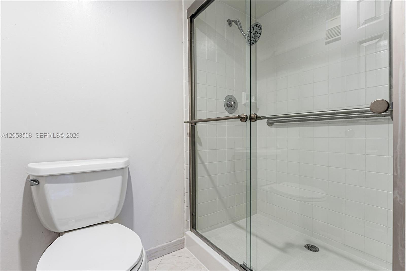 1719 Whitehall Drive 304 Property Photo 10