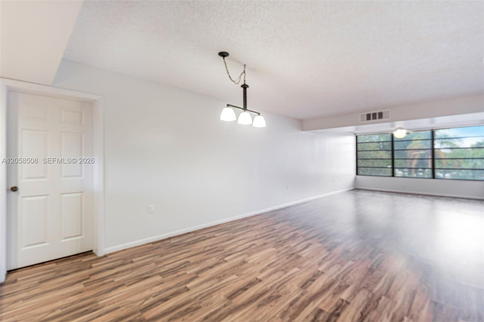 1719 Whitehall Drive 304 Property Photo 18