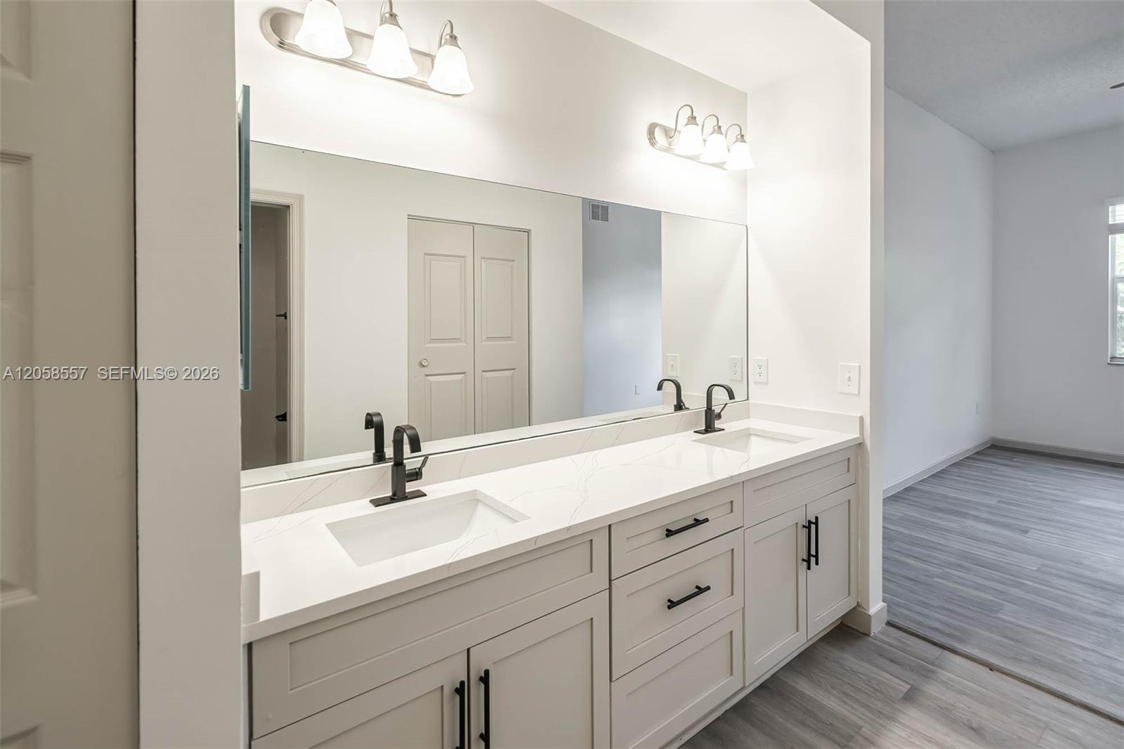 A12058557 Property Photo 6
