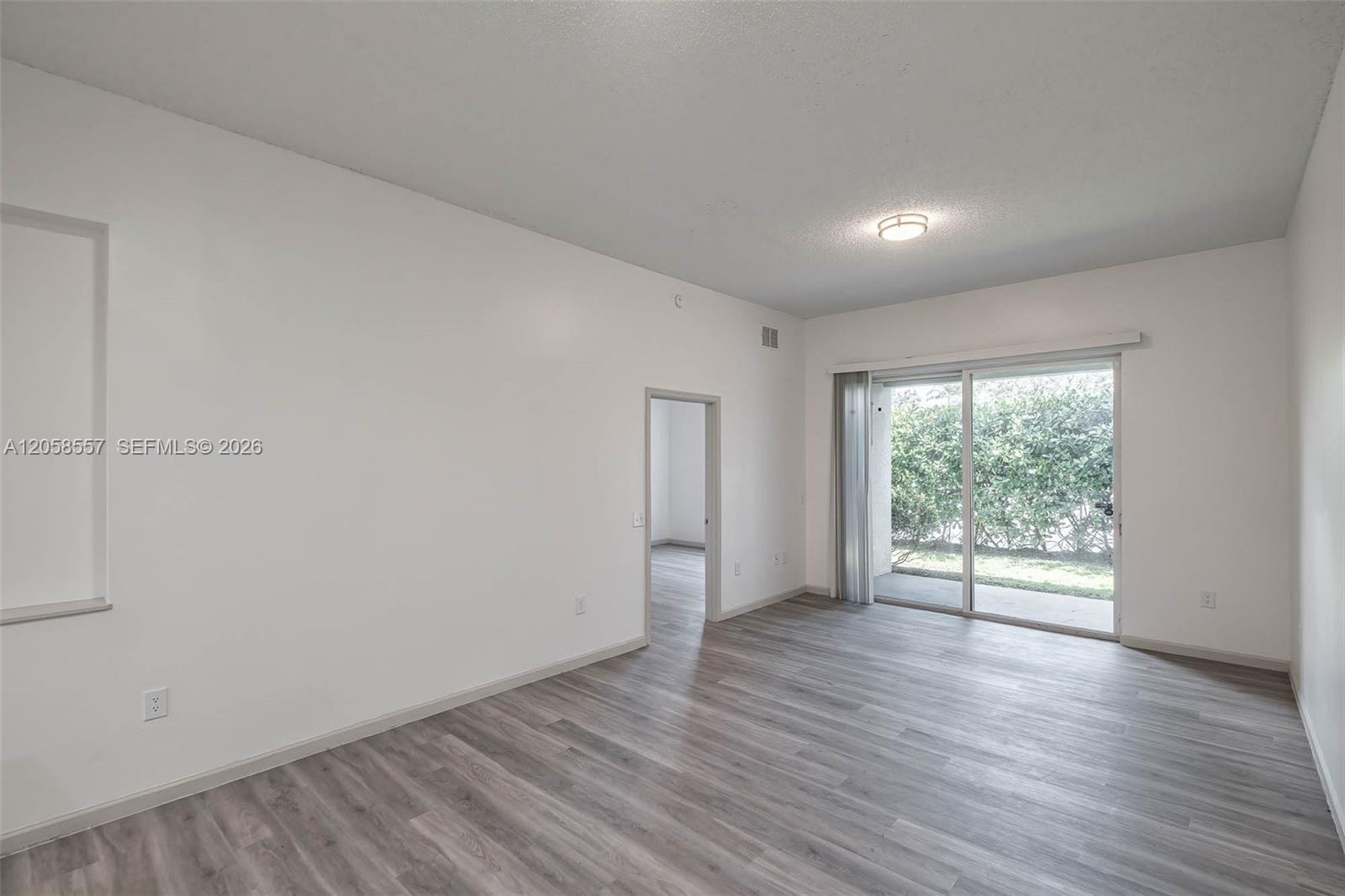 A12058557 Property Photo 10